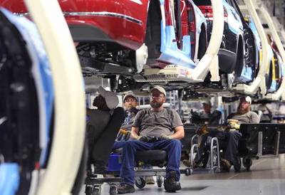 大眾美國(guó)工廠停產(chǎn)兩周改造，Passat滯銷加速新能源轉(zhuǎn)型